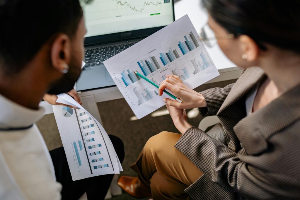 Inteligência Comercial: como usar dados para prever vendas e reduzir churn